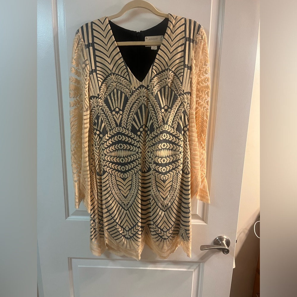 $400 NICOLE MILLER ARTELIER Lace Dress, Size 6 (fits Size 4)